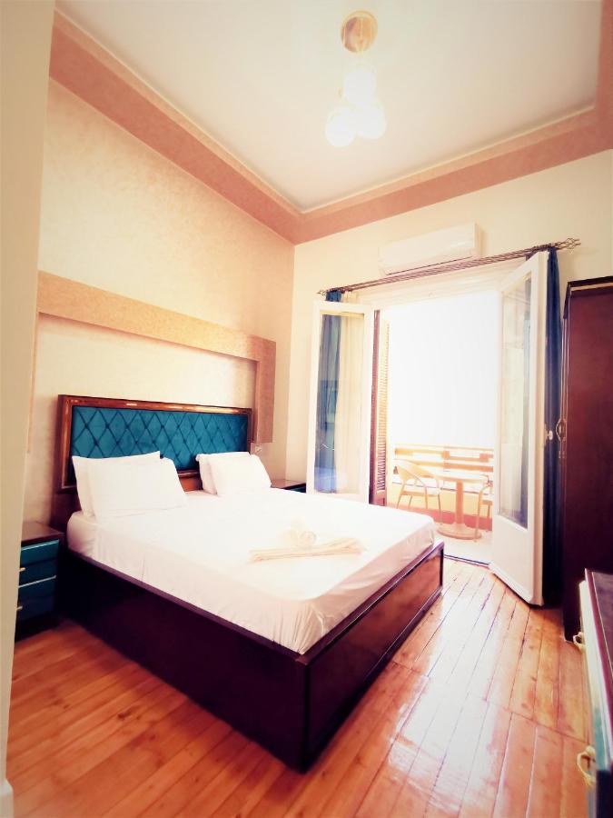 Hostel Golden Palace *