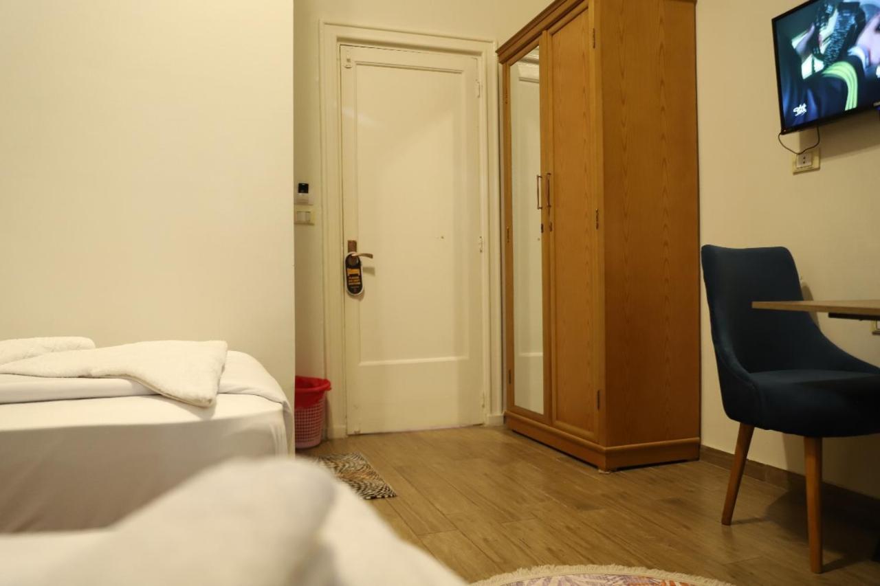 Golden Palace Hostel