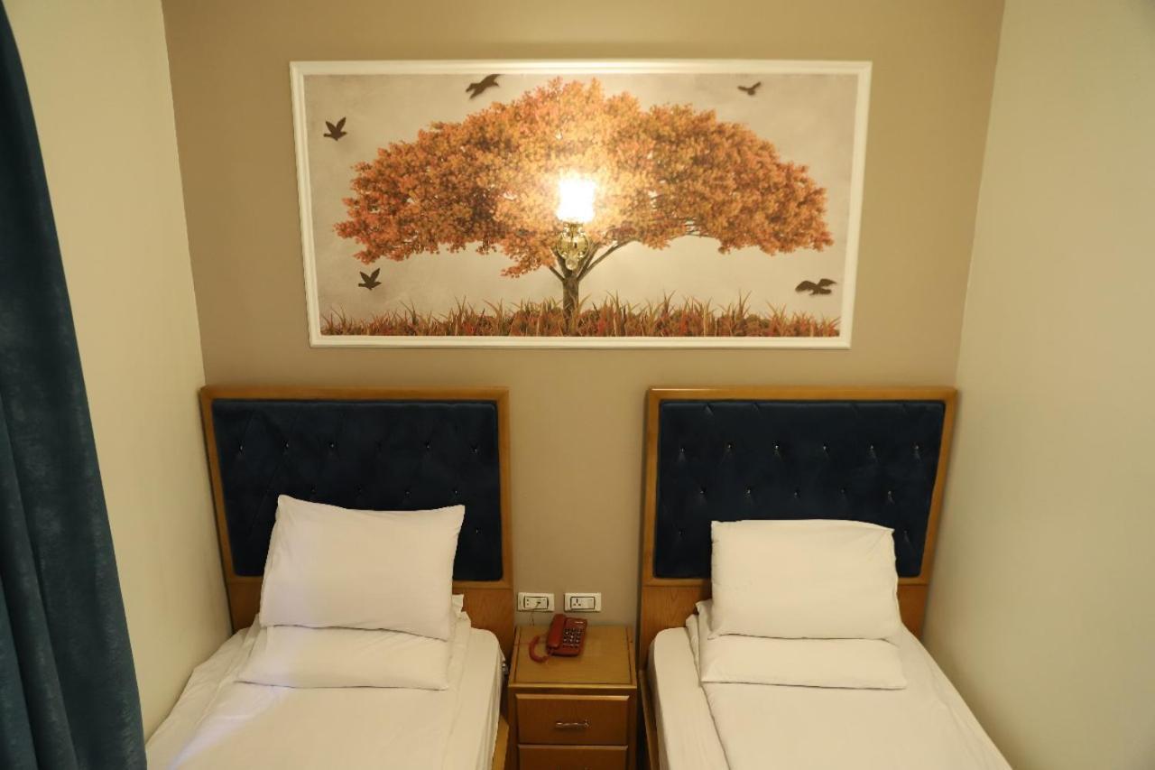 Hostel Golden Palace