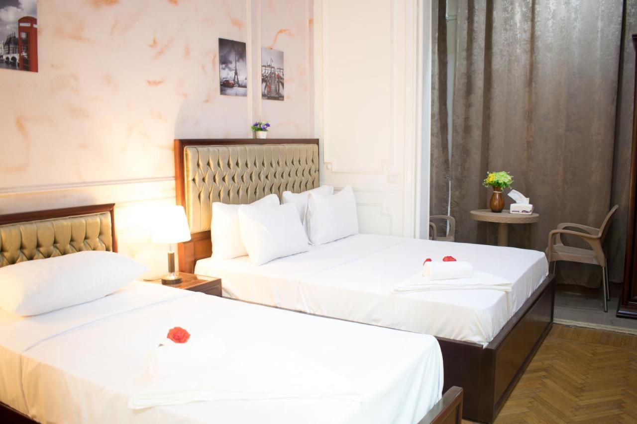 Hostel Golden Palace *
