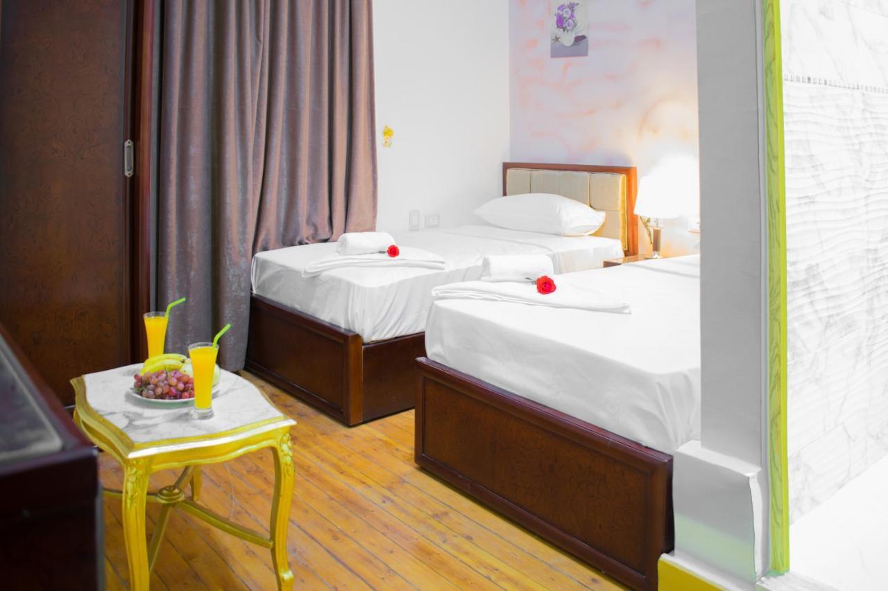 Golden Palace Hostel *