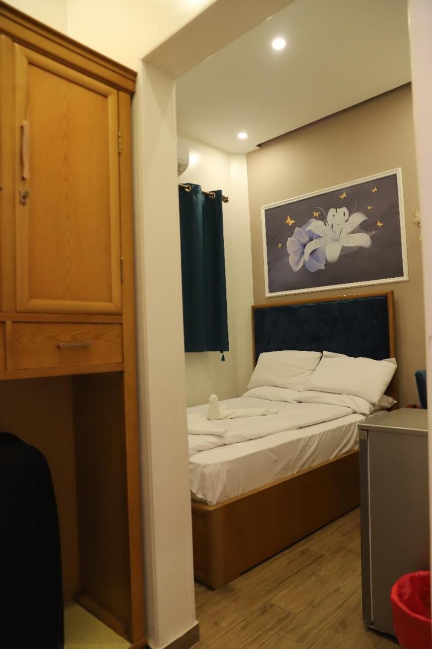 Golden Palace Hostel *