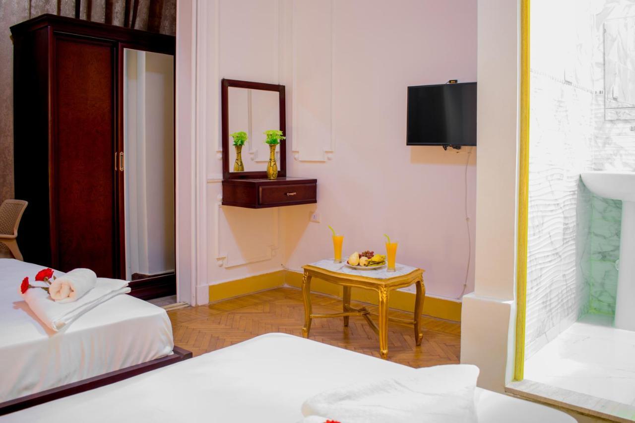 Golden Palace Hostel *