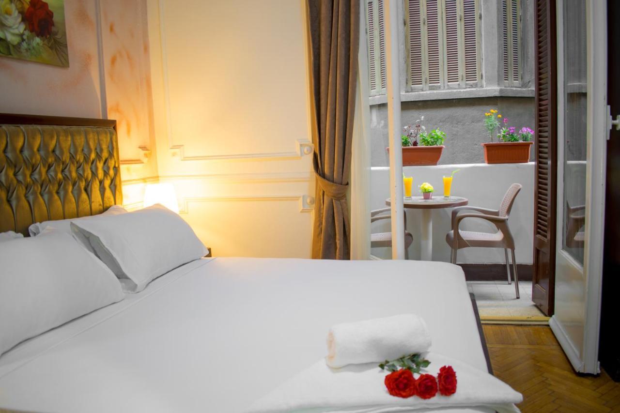 Hostel Golden Palace *